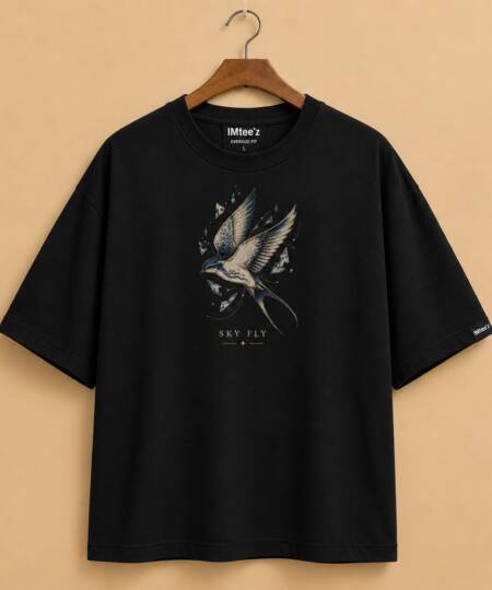 Sky Fly Swallow Bird Oversized Black T-Shirt